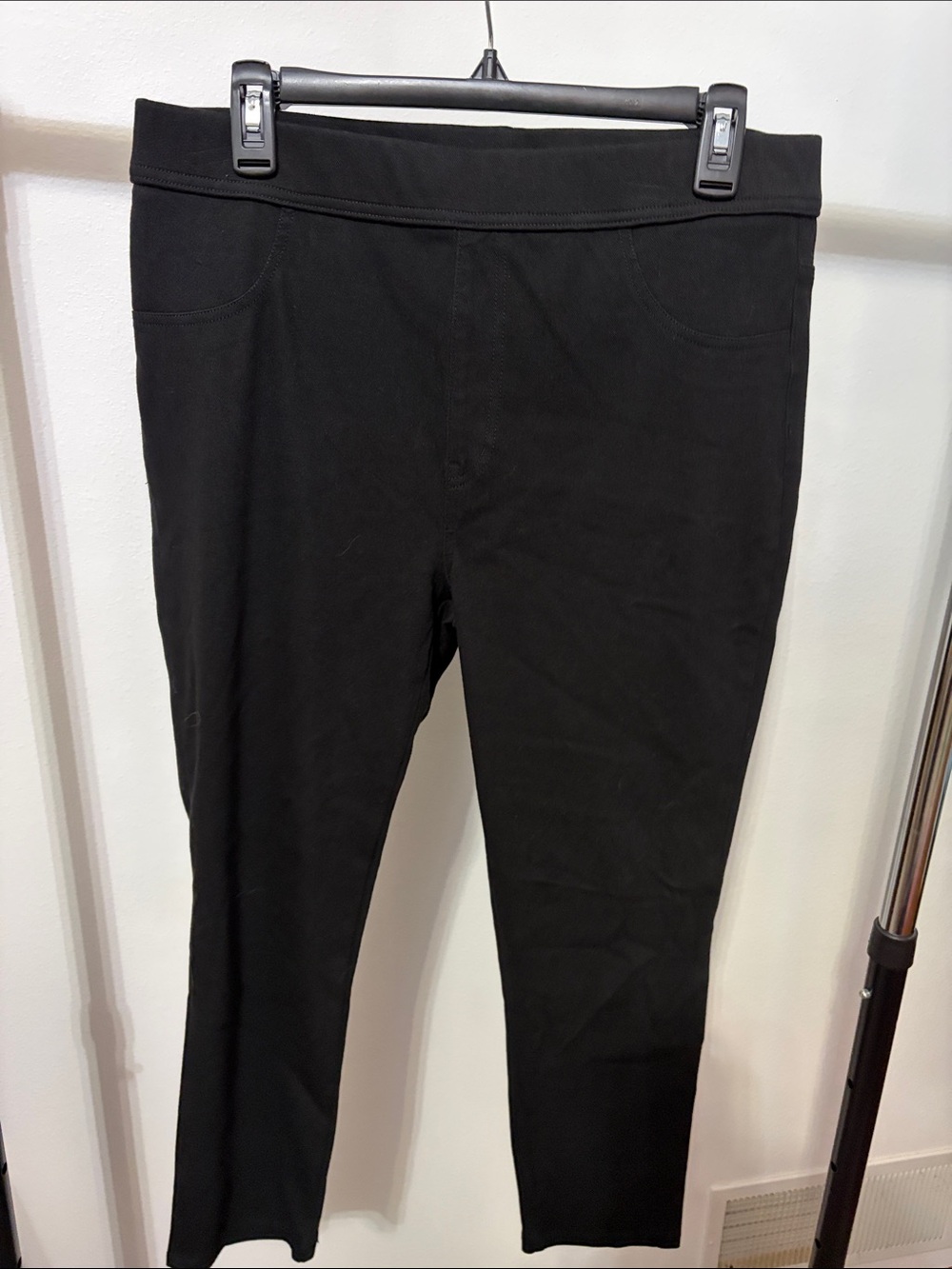 Time and True crop jeggings
MORE COLORS LISTED
so bundle for a discounted offer